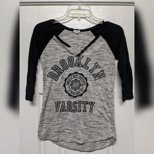 Mid length sleeve tee